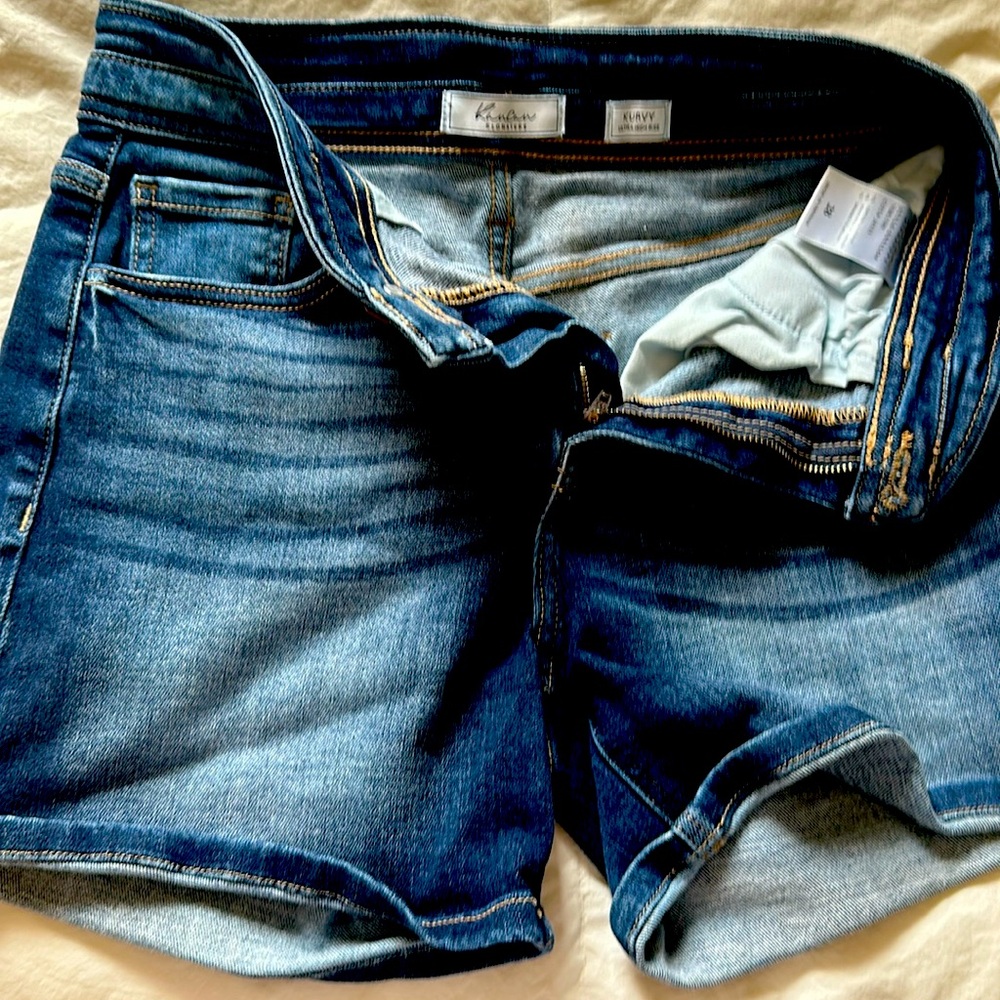 Kancan Jean shorts- Kurvy Ultra High Rise size 28.